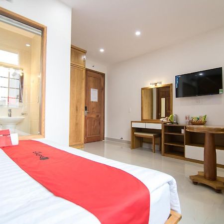 Reddoorz Plus Near Lotte Mart Cong Hoa Thành Pho Ho Chí Minh Esterno foto