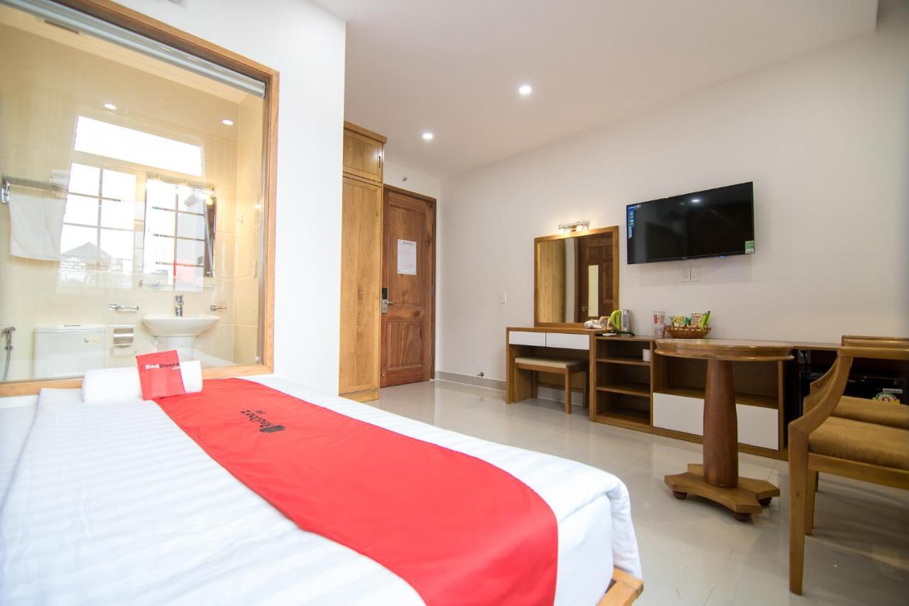 Reddoorz Plus Near Lotte Mart Cong Hoa Thành Pho Ho Chí Minh Esterno foto