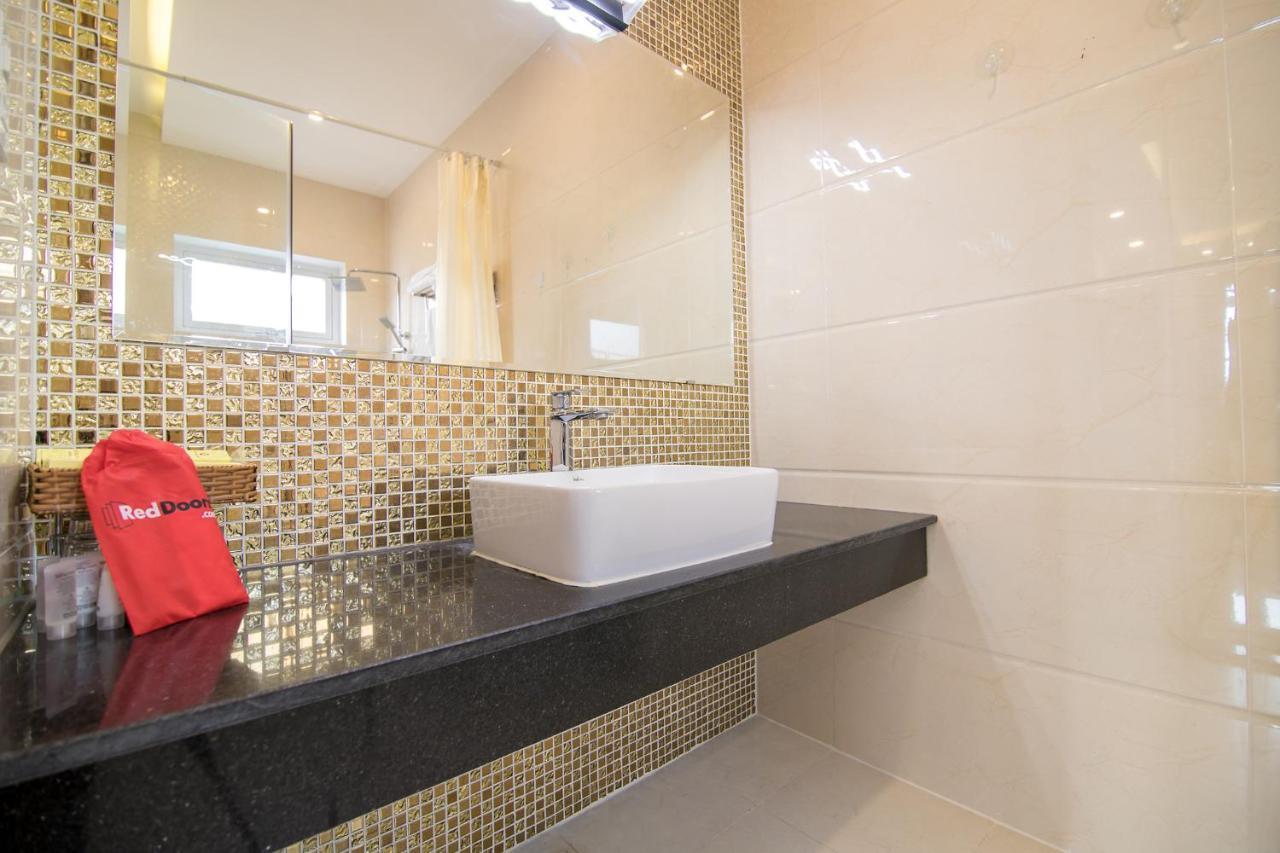 Reddoorz Plus Near Lotte Mart Cong Hoa Thành Pho Ho Chí Minh Esterno foto
