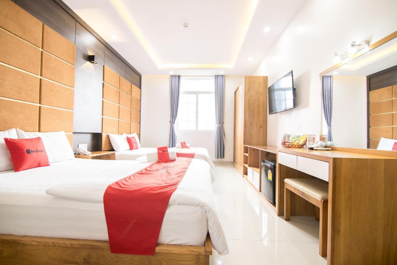 Reddoorz Plus Near Lotte Mart Cong Hoa Thành Pho Ho Chí Minh Esterno foto