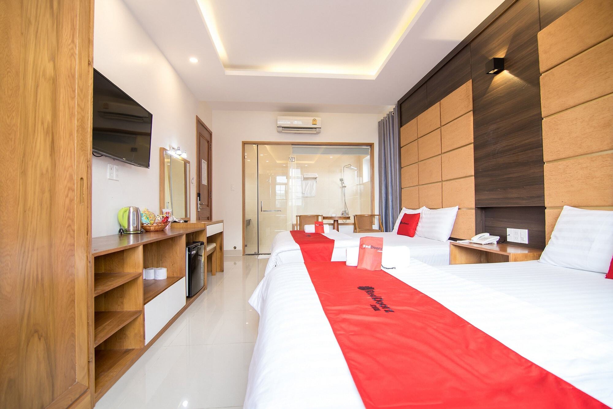 Reddoorz Plus Near Lotte Mart Cong Hoa Thành Pho Ho Chí Minh Esterno foto
