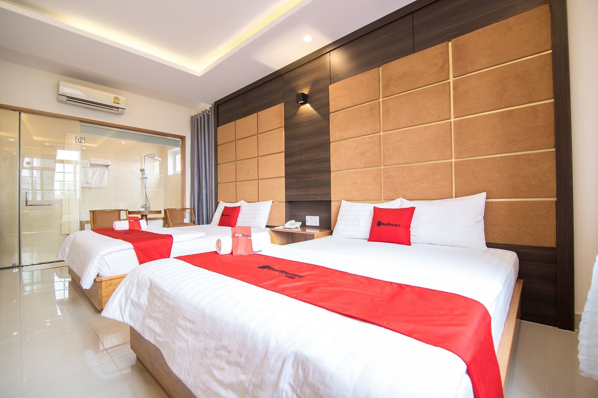 Reddoorz Plus Near Lotte Mart Cong Hoa Thành Pho Ho Chí Minh Esterno foto